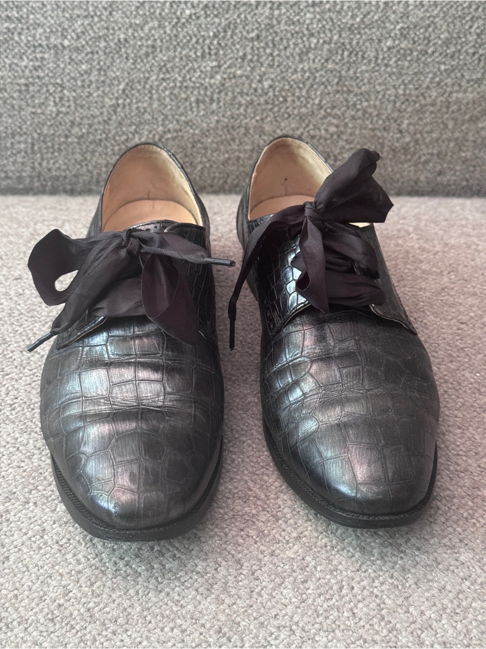 Cole Haan Women Black Croc-Embossed Oxford Flats with Ribbon Laces Size US6.5